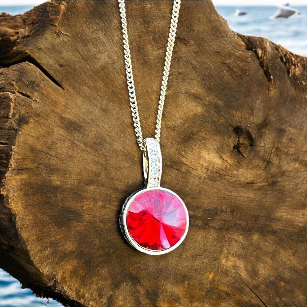 A necklace with Swarovski crystal and chain handcrafted - Picture 2 of 4